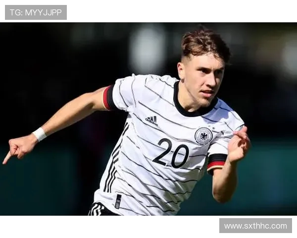 美因茨后卫破门献赛季首球进球后火速被换下回家陪伴孕妻